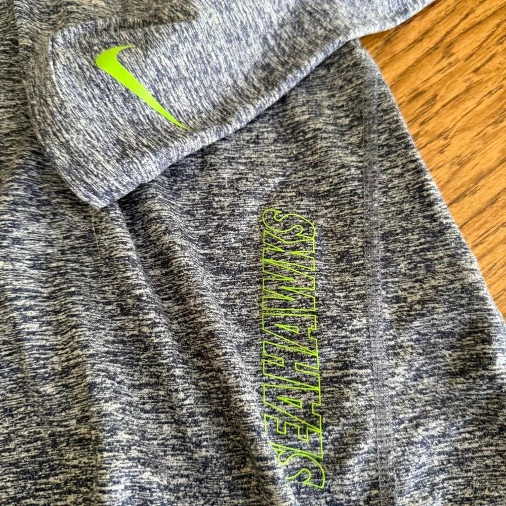 Nike Women's size small Seattle Seahawks Quarter Zip